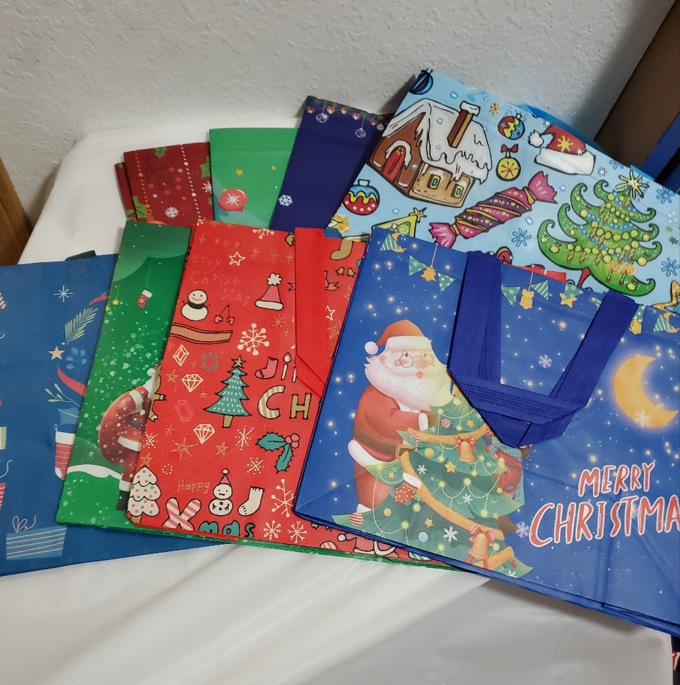 8pc Reusable Festive Christmas Gift Bags Set - Multicolor